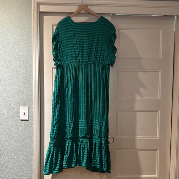 Green Anthropologie Midi-length Flutter Sleeve dress - Picture 3 of 8